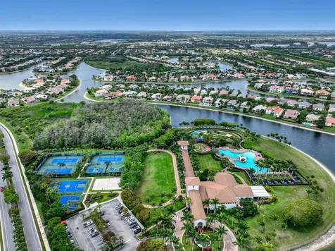 9022 Dupont Place Wellington FL 33414