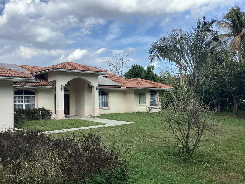 12173 N 88th Place Place N The Acreage FL 33412