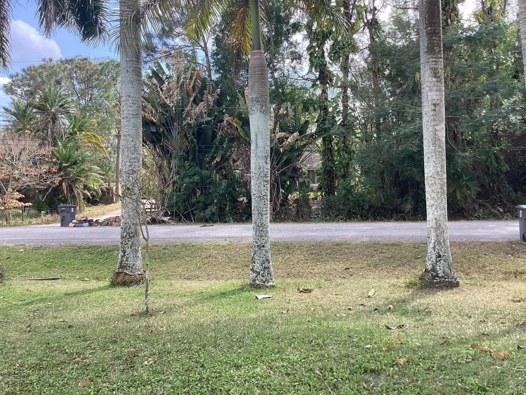 12173 N 88th Place Place N The Acreage FL 33412