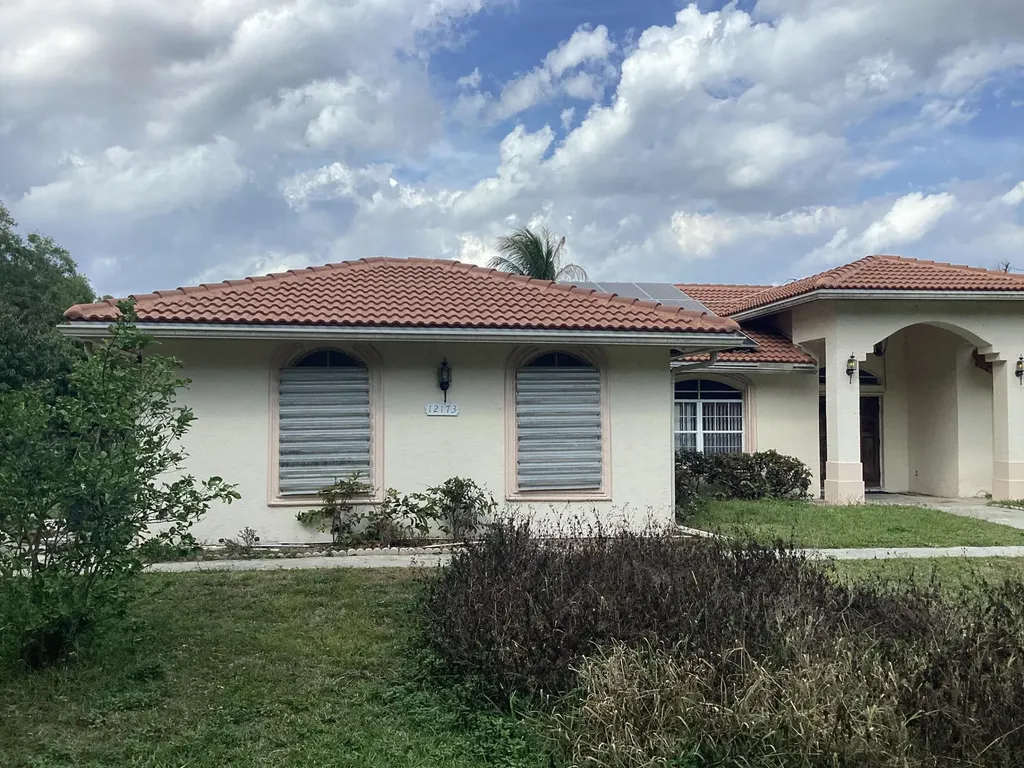 12173 N 88th Place Place N The Acreage FL 33412