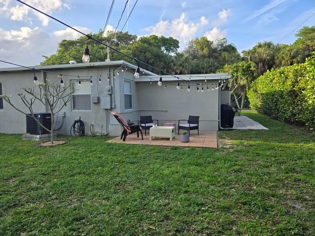 1110 SW 28th Street Fort Lauderdale FL 33315