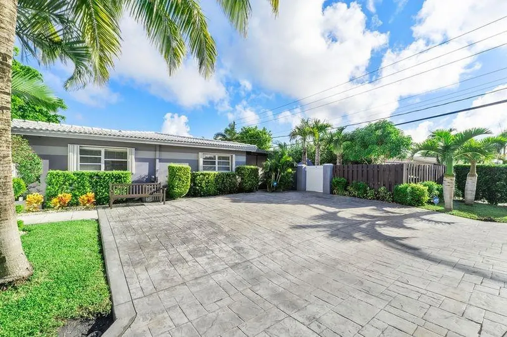 4860 N Andrews Avenue Fort Lauderdale FL 33309