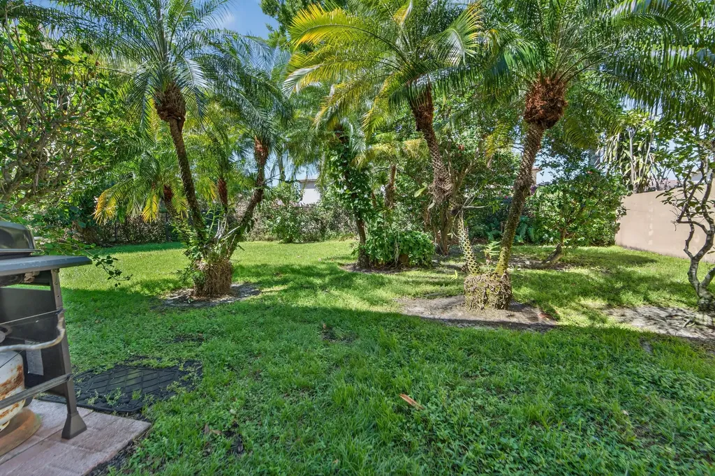 6593 Lurais Drive Lake Worth FL 33463