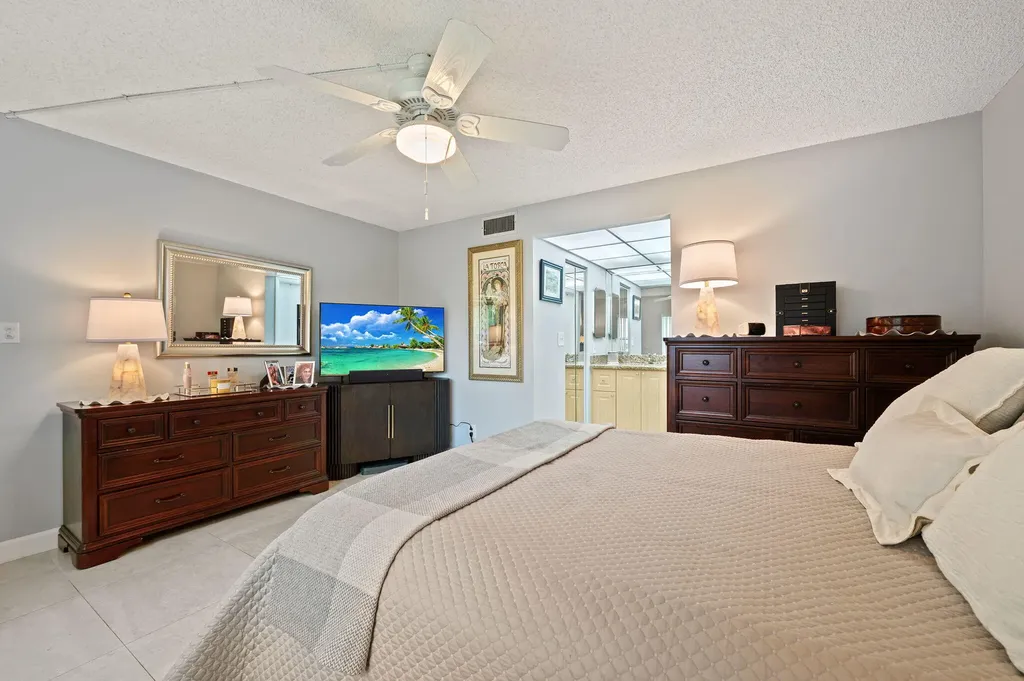 9330 E Sunrise Lakes Boulevard E Sunrise FL 33322