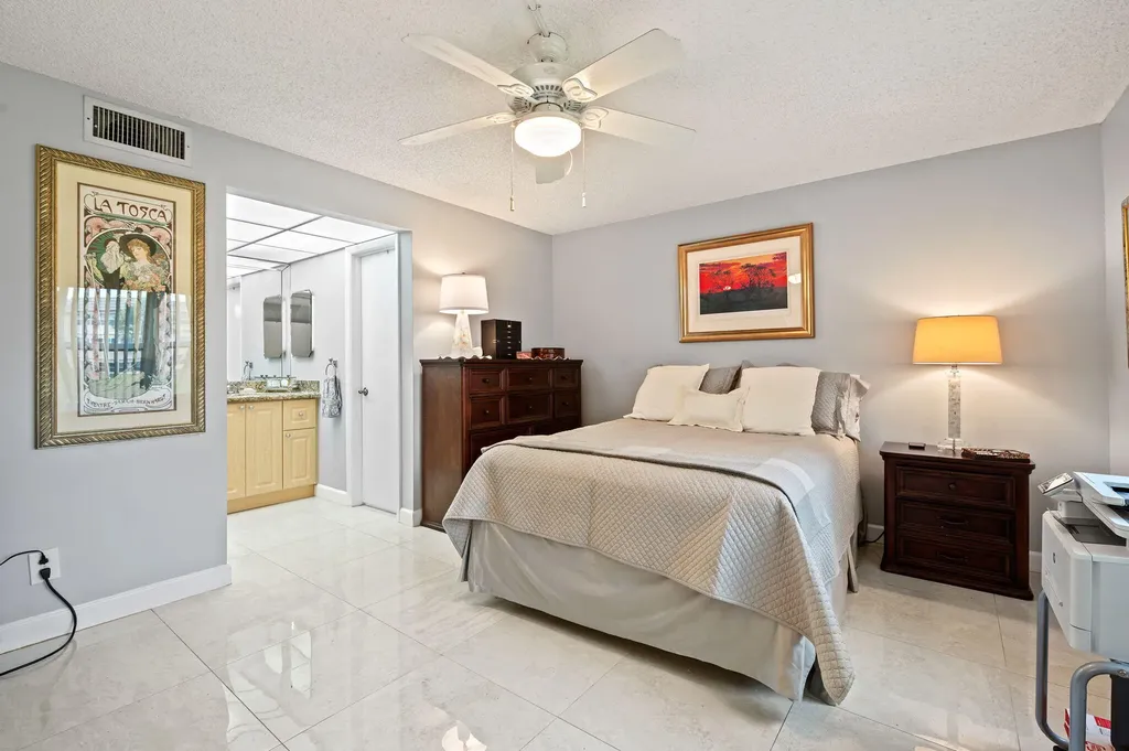 9330 E Sunrise Lakes Boulevard E Sunrise FL 33322