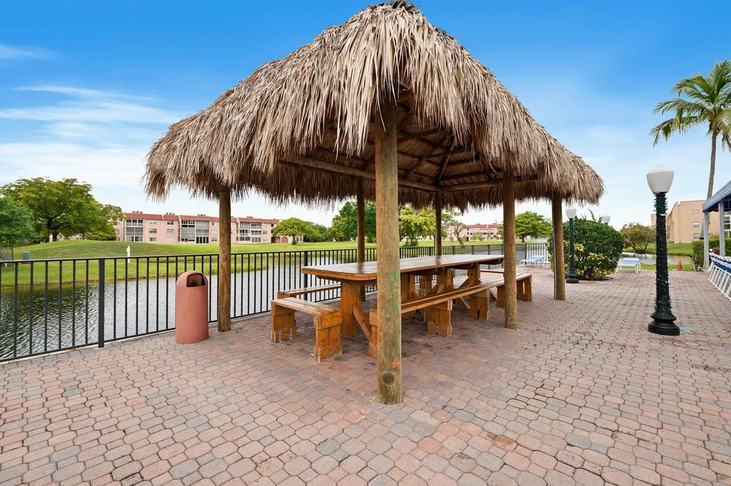 9330 E Sunrise Lakes Boulevard E Sunrise FL 33322