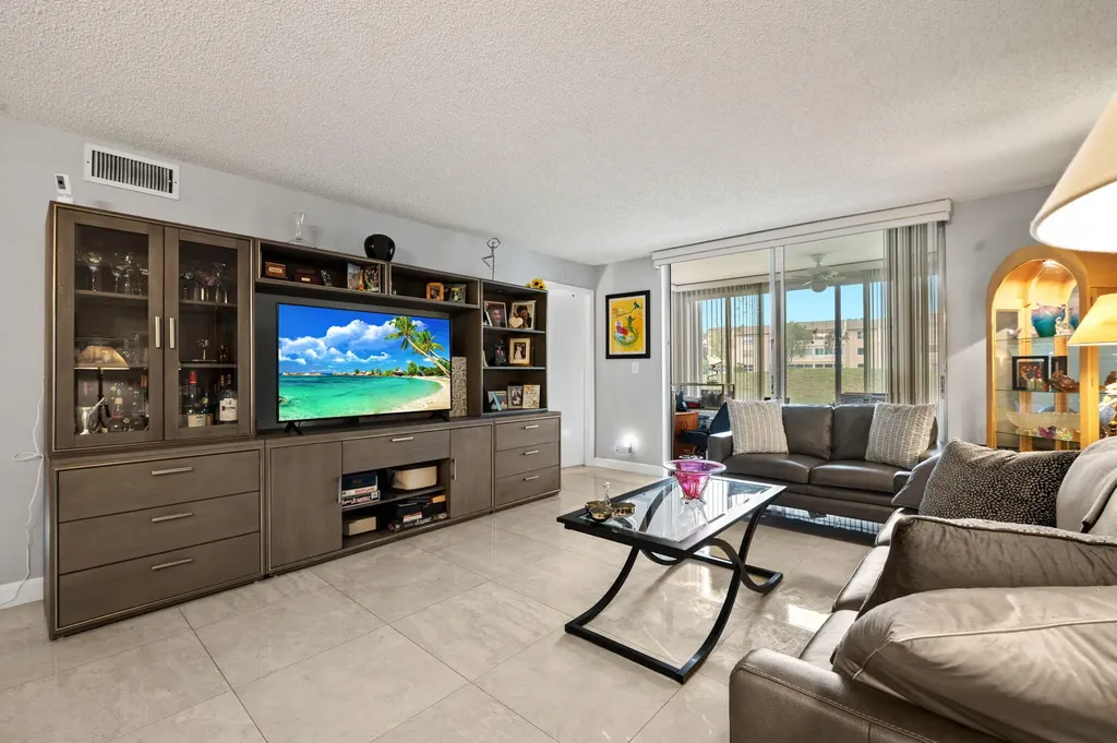 9330 E Sunrise Lakes Boulevard E Sunrise FL 33322