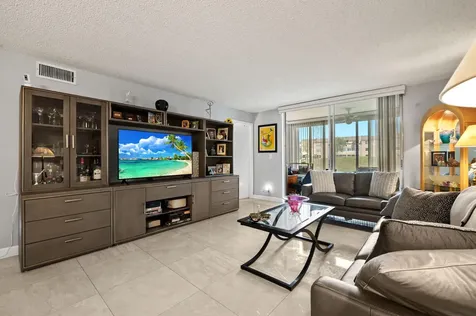 9330 E Sunrise Lakes Boulevard E Sunrise FL 33322