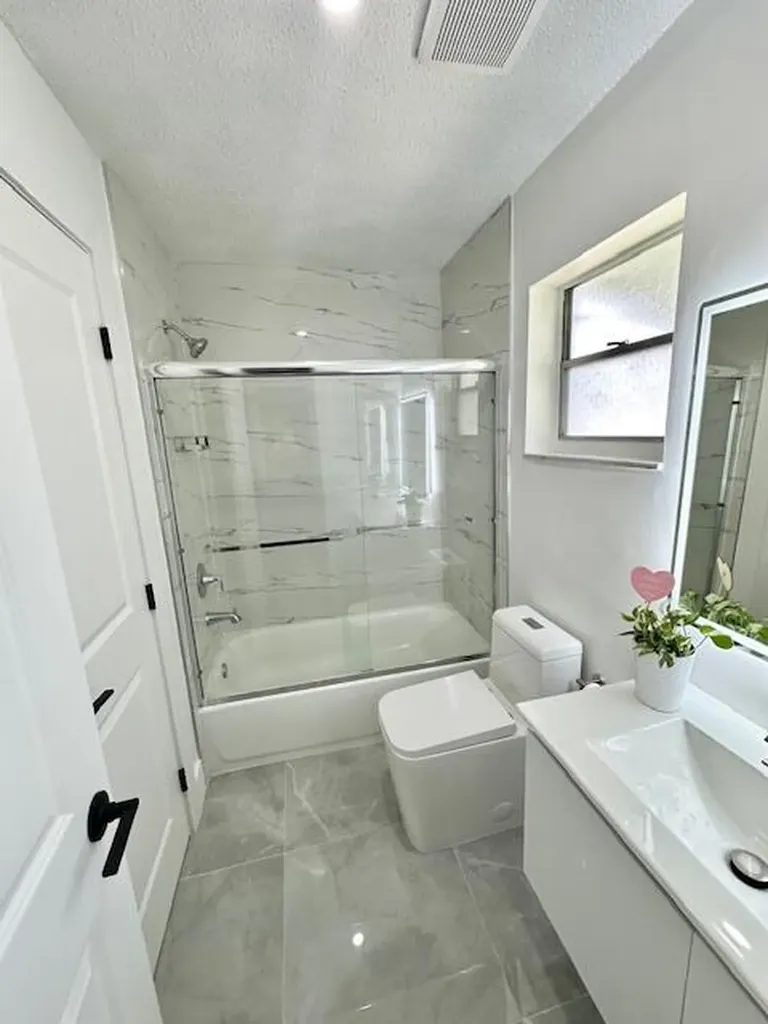 811 SW 18th Court Boynton Beach FL 33426