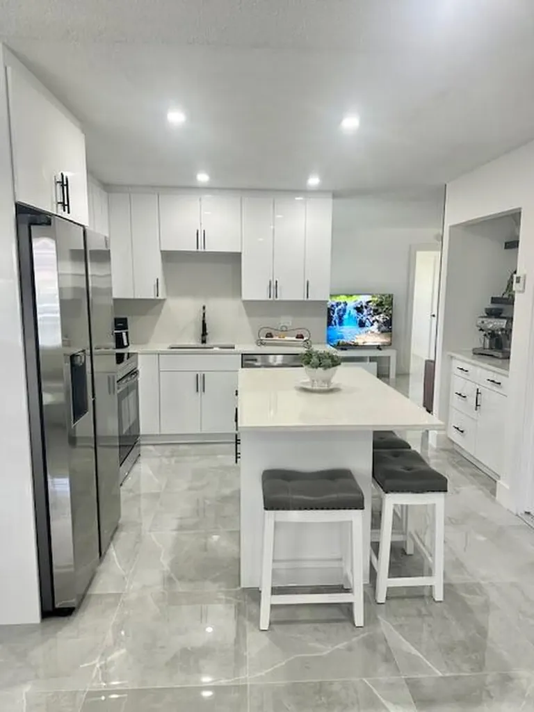 811 SW 18th Court Boynton Beach FL 33426