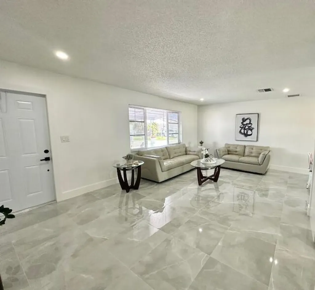 811 SW 18th Court Boynton Beach FL 33426