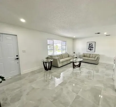 811 SW 18th Court Boynton Beach FL 33426