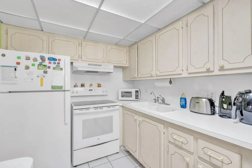 349 Camden O West Palm Beach FL 33417