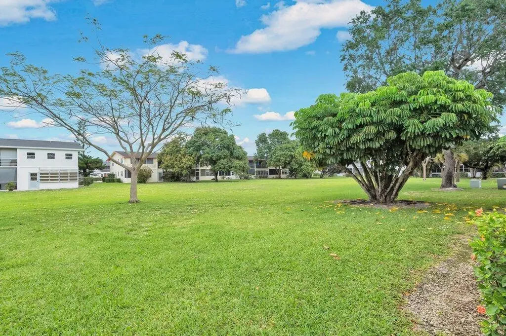 349 Camden O West Palm Beach FL 33417