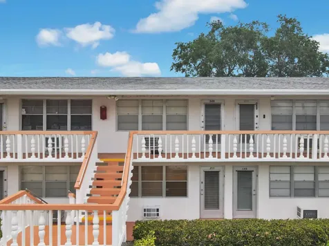 349 Camden O West Palm Beach FL 33417