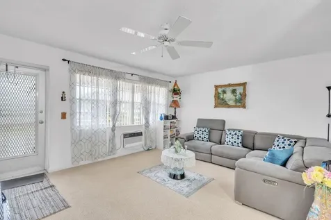 349 Camden O West Palm Beach FL 33417