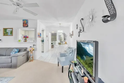 349 Camden O West Palm Beach FL 33417