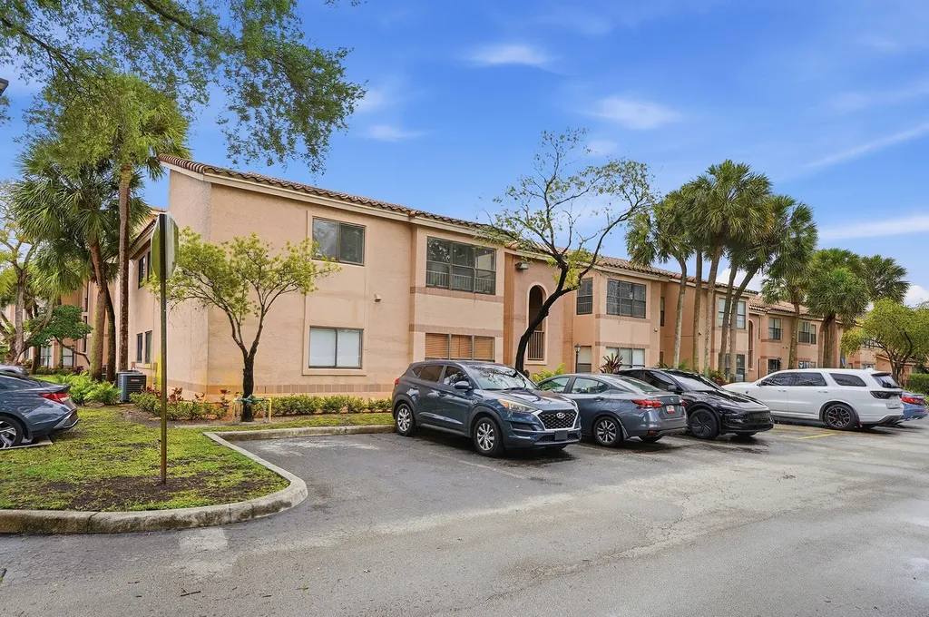 2900 S University Drive Davie FL 33328