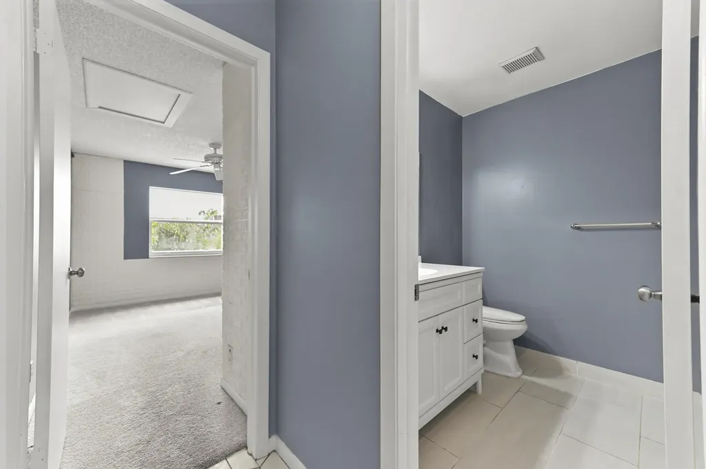 8495 Lake Point Court Lake Worth FL 33467