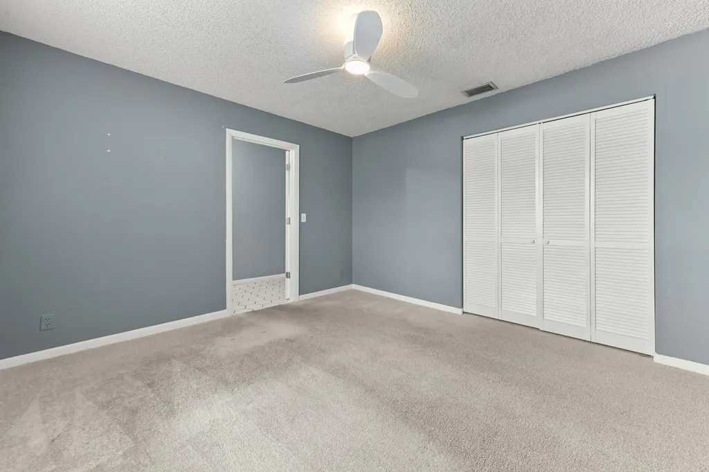 8495 Lake Point Court Lake Worth FL 33467