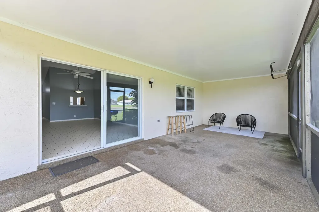 8495 Lake Point Court Lake Worth FL 33467