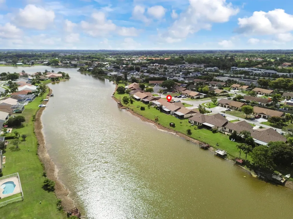 8495 Lake Point Court Lake Worth FL 33467