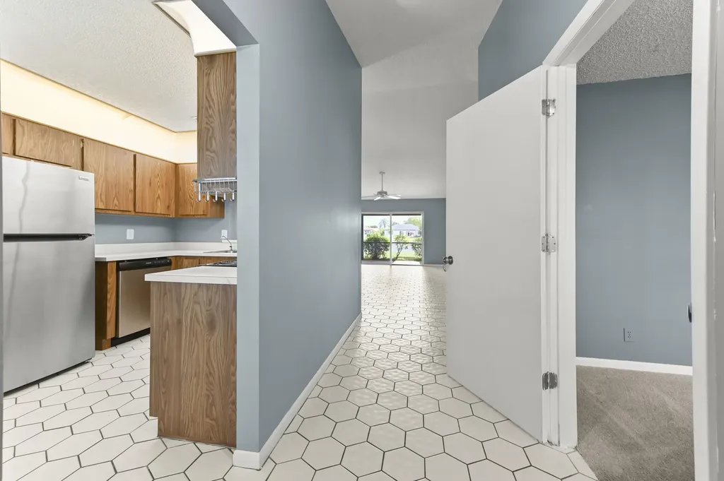 8495 Lake Point Court Lake Worth FL 33467