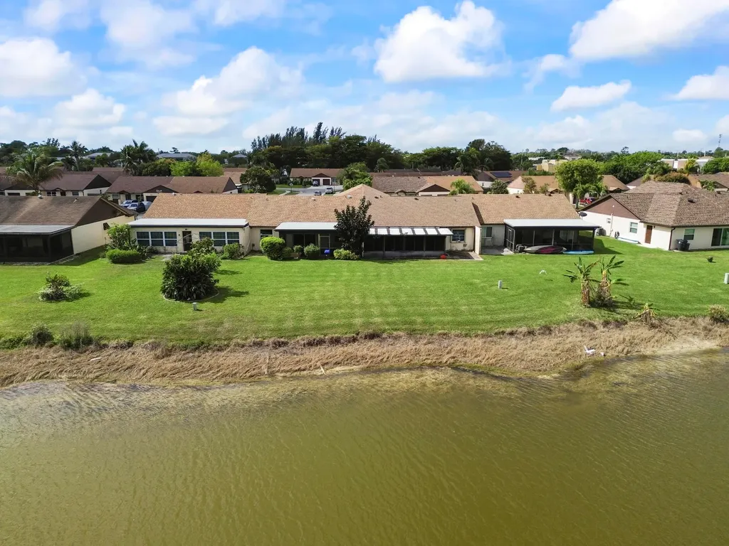 8495 Lake Point Court Lake Worth FL 33467