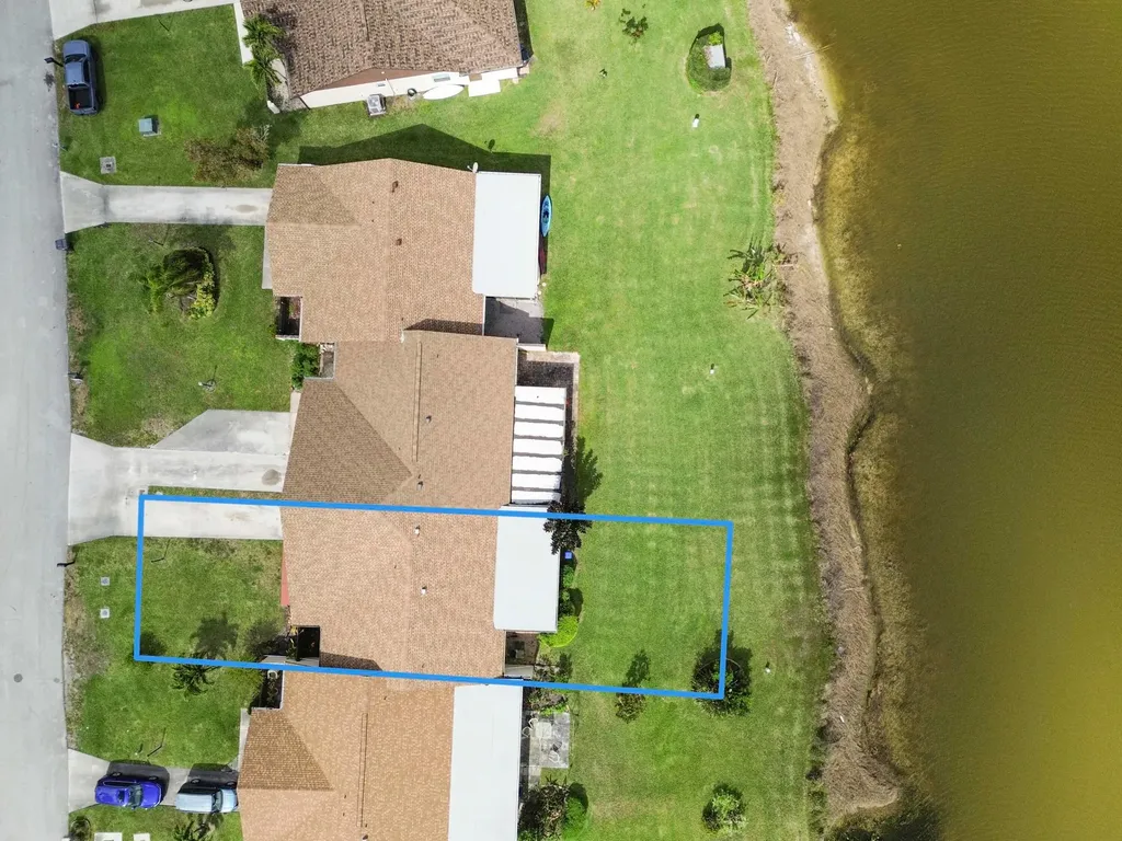 8495 Lake Point Court Lake Worth FL 33467