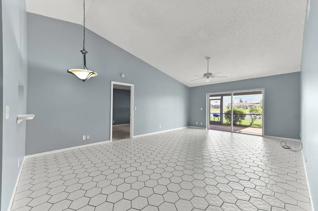 8495 Lake Point Court Lake Worth FL 33467