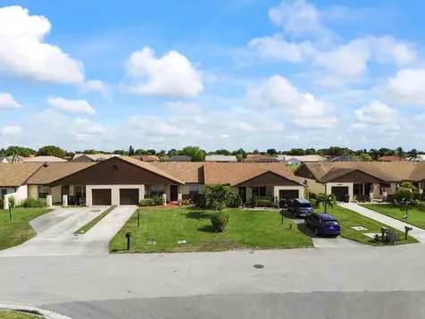 8495 Lake Point Court Lake Worth FL 33467