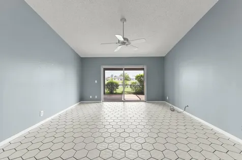8495 Lake Point Court Lake Worth FL 33467