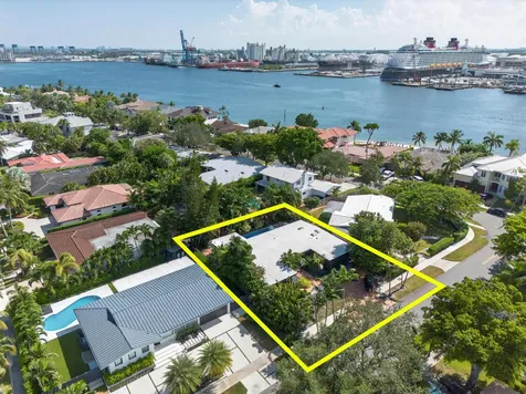 2112 Manatee Drive Fort Lauderdale FL 33316