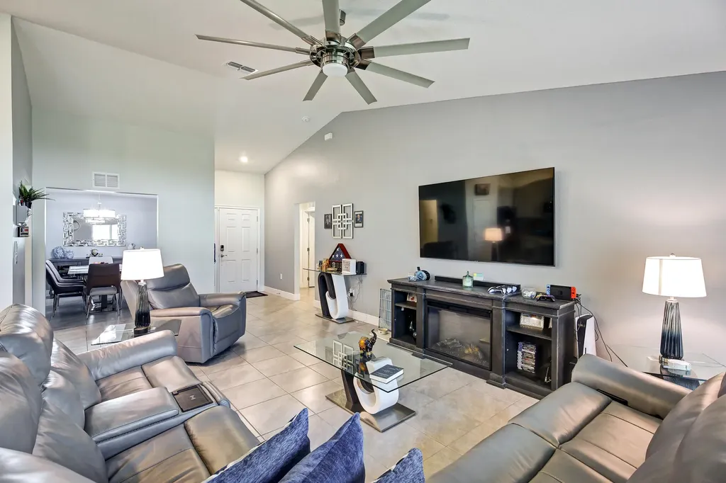 110 Blackpool Way Kissimmee FL 34758