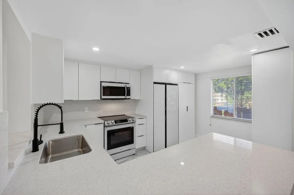 14375 Strathmore Lane Delray Beach FL 33446