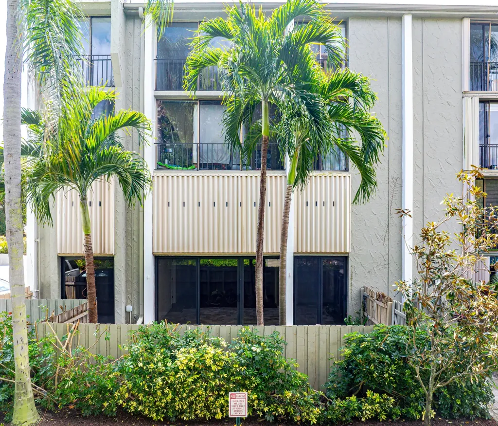 501 SW 11th Place Boca Raton FL 33432