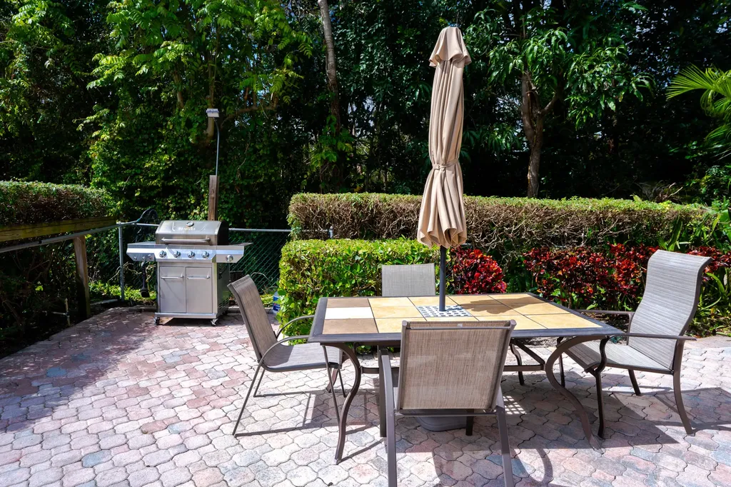 501 SW 11th Place Boca Raton FL 33432