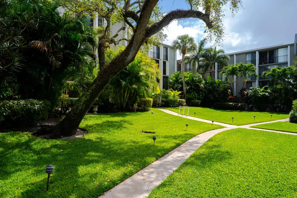 501 SW 11th Place Boca Raton FL 33432
