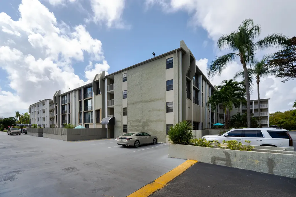 501 SW 11th Place Boca Raton FL 33432