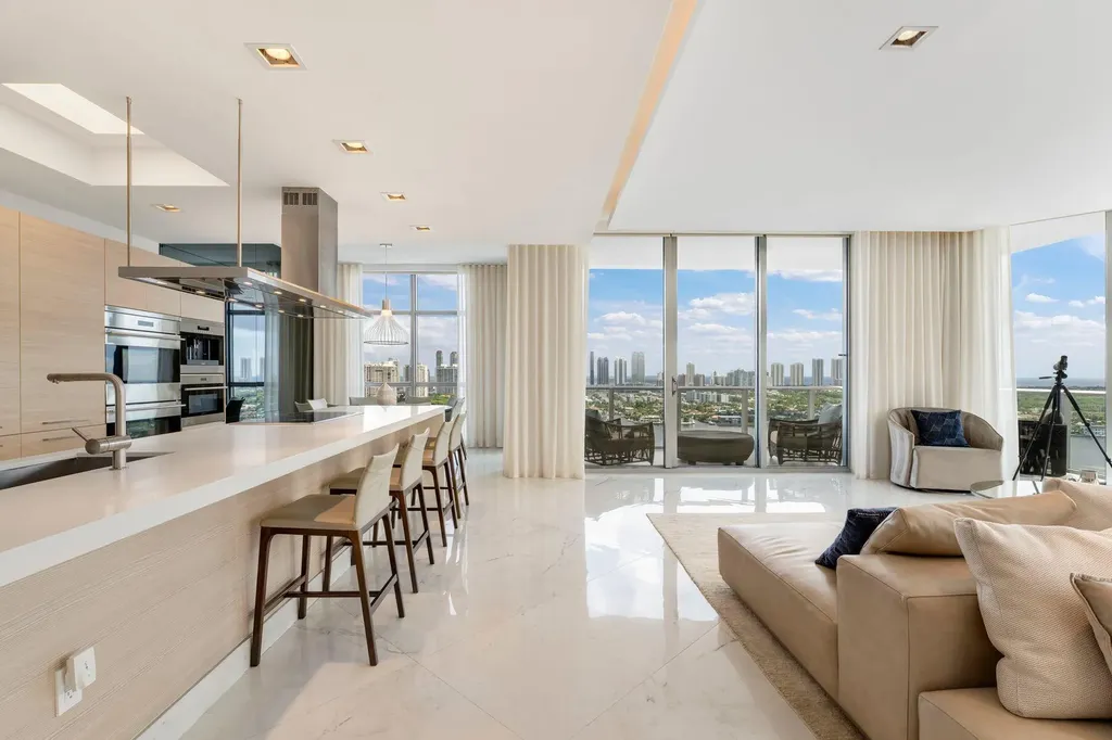 17301 Biscayne Boulevard North Miami Beach FL 33160