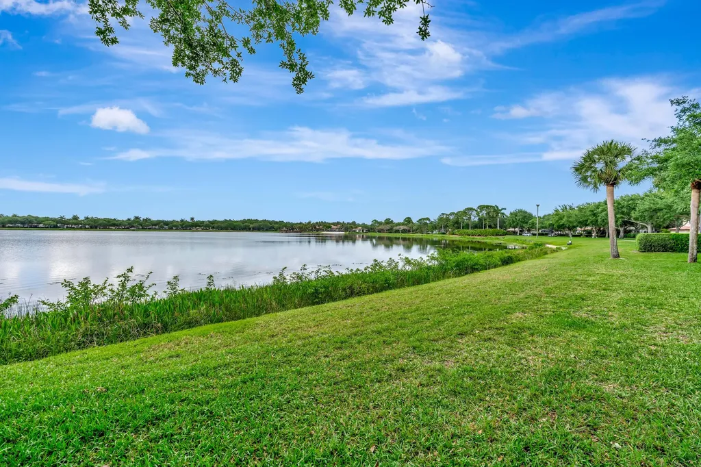 214 Evergrene Parkway Palm Beach Gardens FL 33410