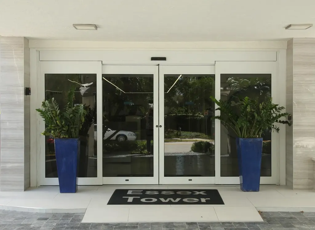 340 Sunset Drive Fort Lauderdale FL 33301