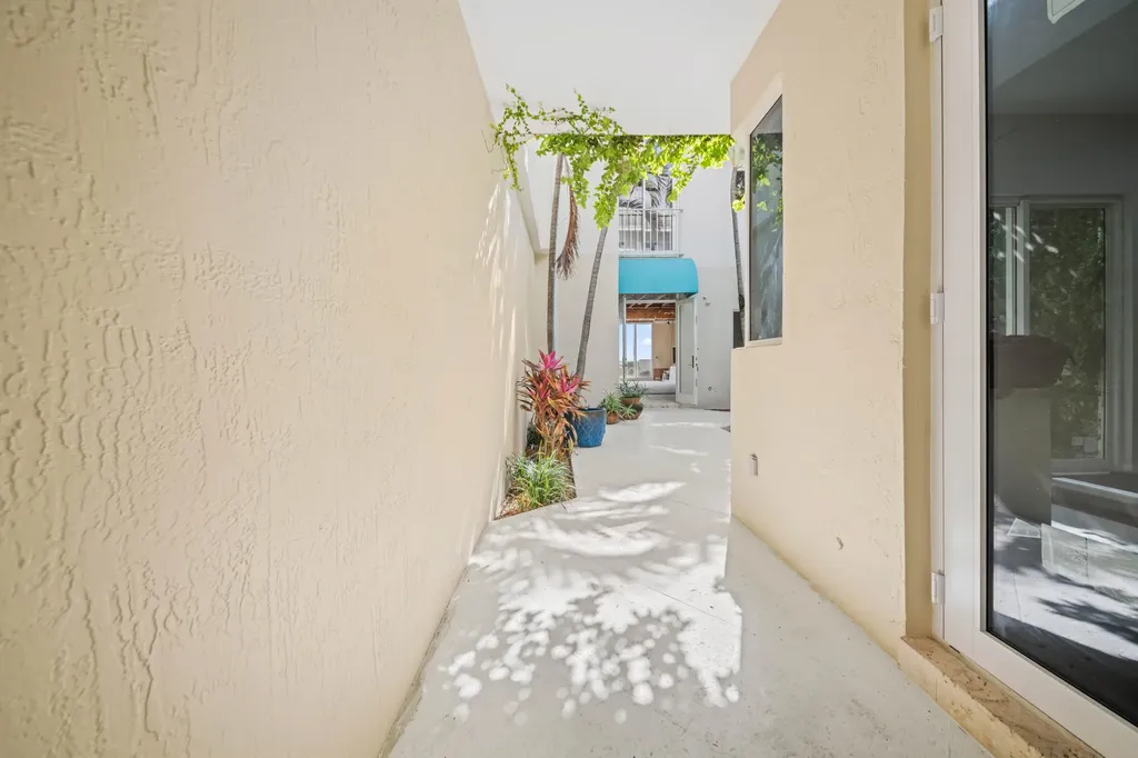 2115 S Ocean Boulevard Delray Beach FL 33483