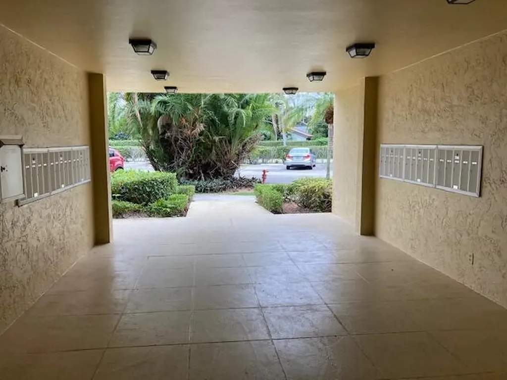 2820 Tennis Club Drive West Palm Beach FL 33417