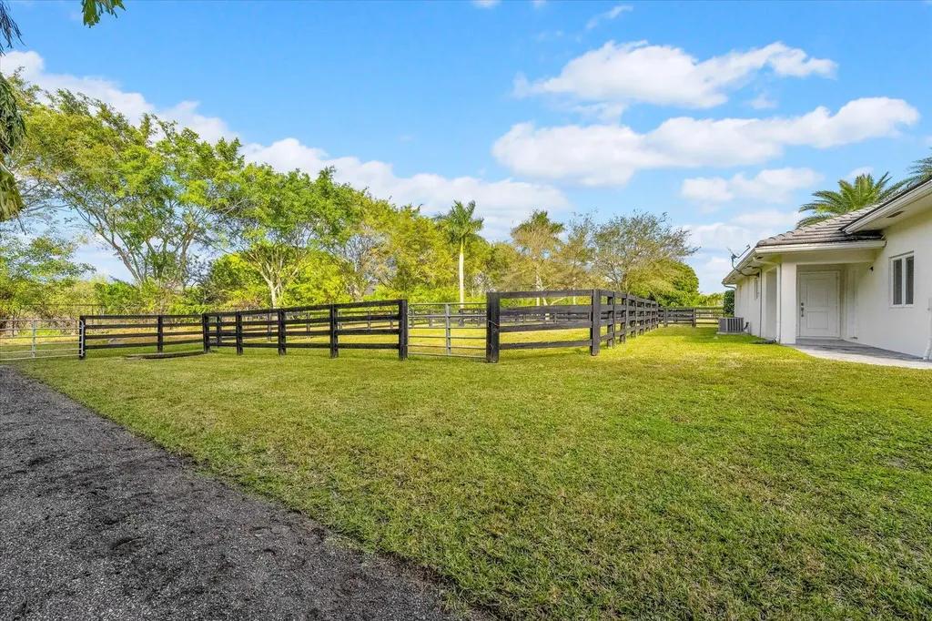 3794 Shutterfly Way Wellington FL 33414