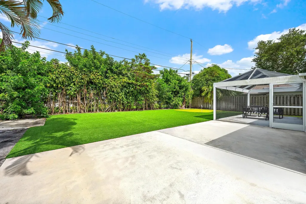 558 Ivy Avenue Palm Beach Gardens FL 33410
