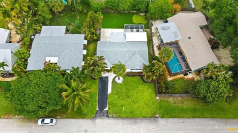 558 Ivy Avenue Palm Beach Gardens FL 33410