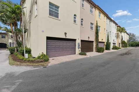 41 Via Floresta Drive Boca Raton FL 33487