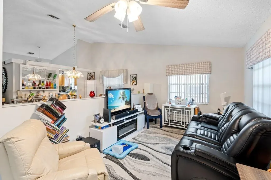 3261 Anthony Circle N West Palm Beach FL 33417