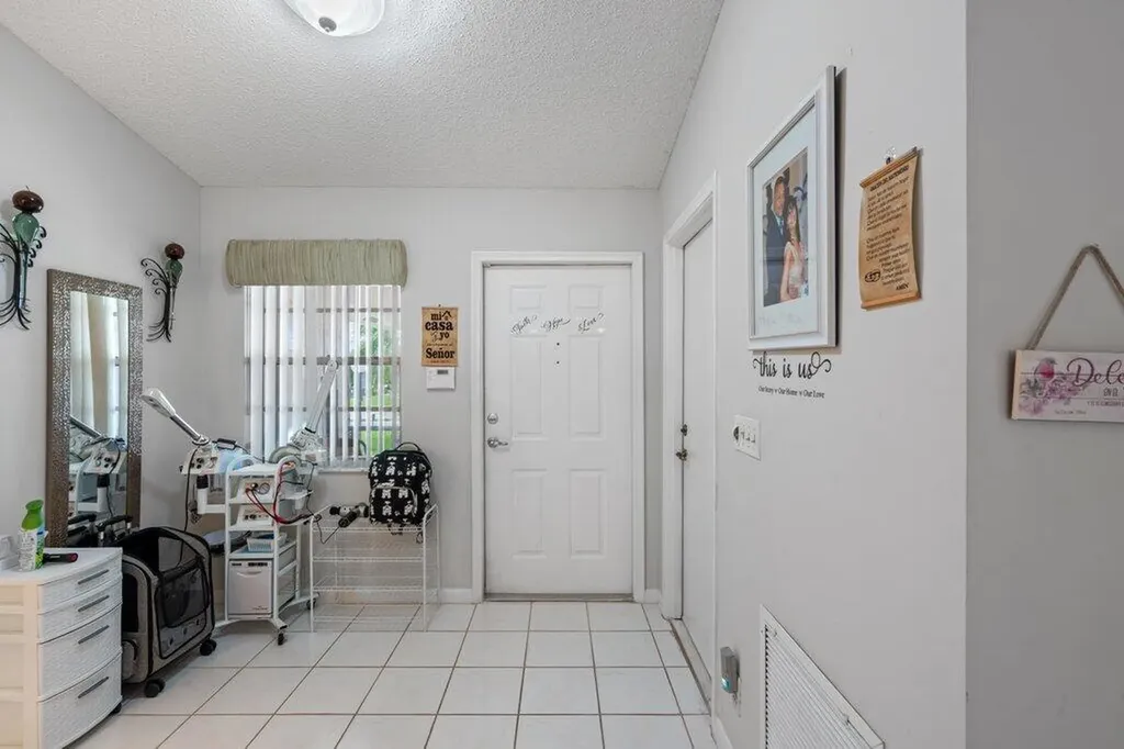 3261 Anthony Circle N West Palm Beach FL 33417